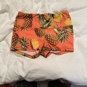 Fleo Orange Pineapple Print Women's Athletic Shorts